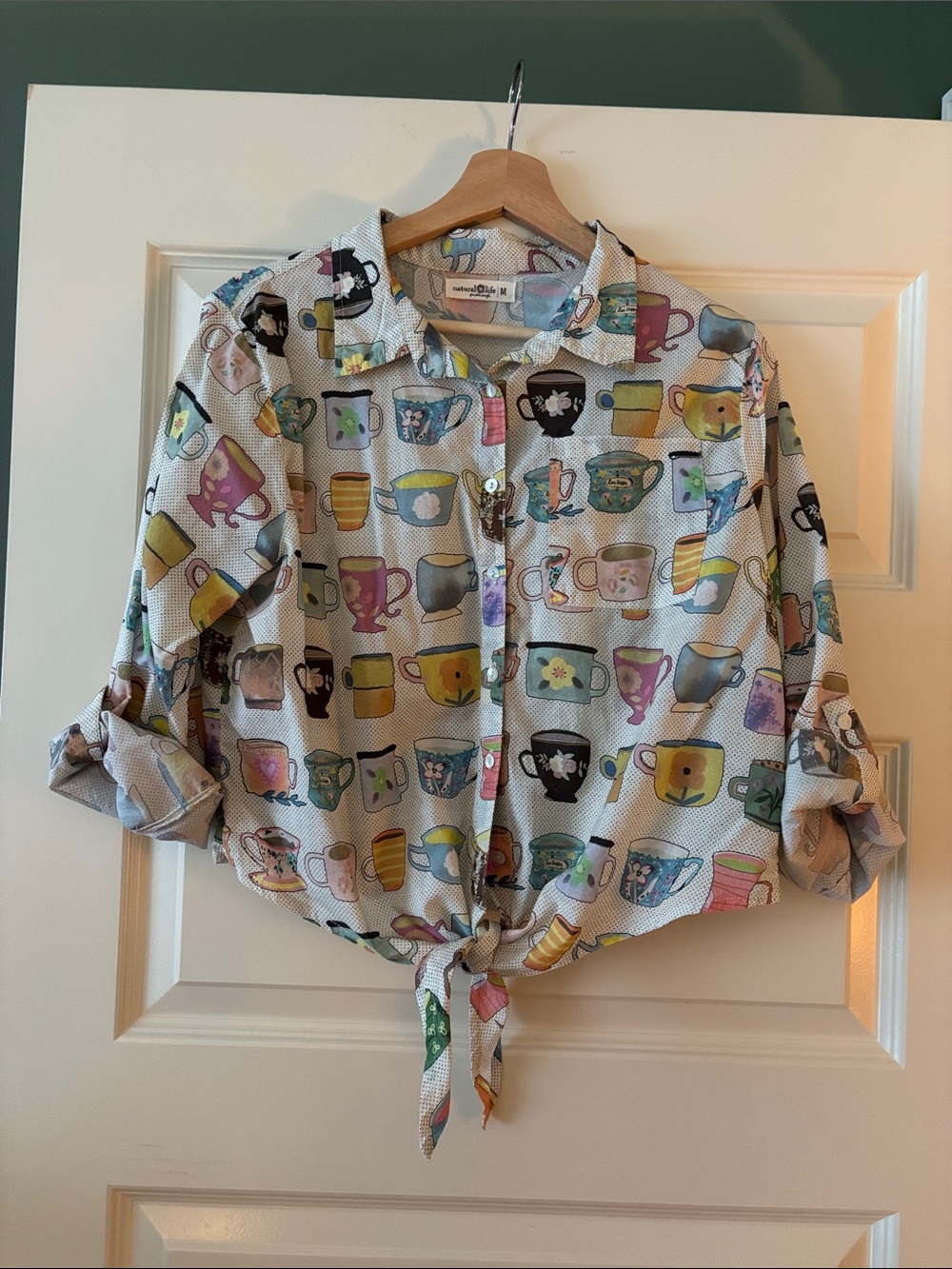 NATURAL LIFE Women’s Button-Front Tie Shirt in White with Multicolor Mug Print